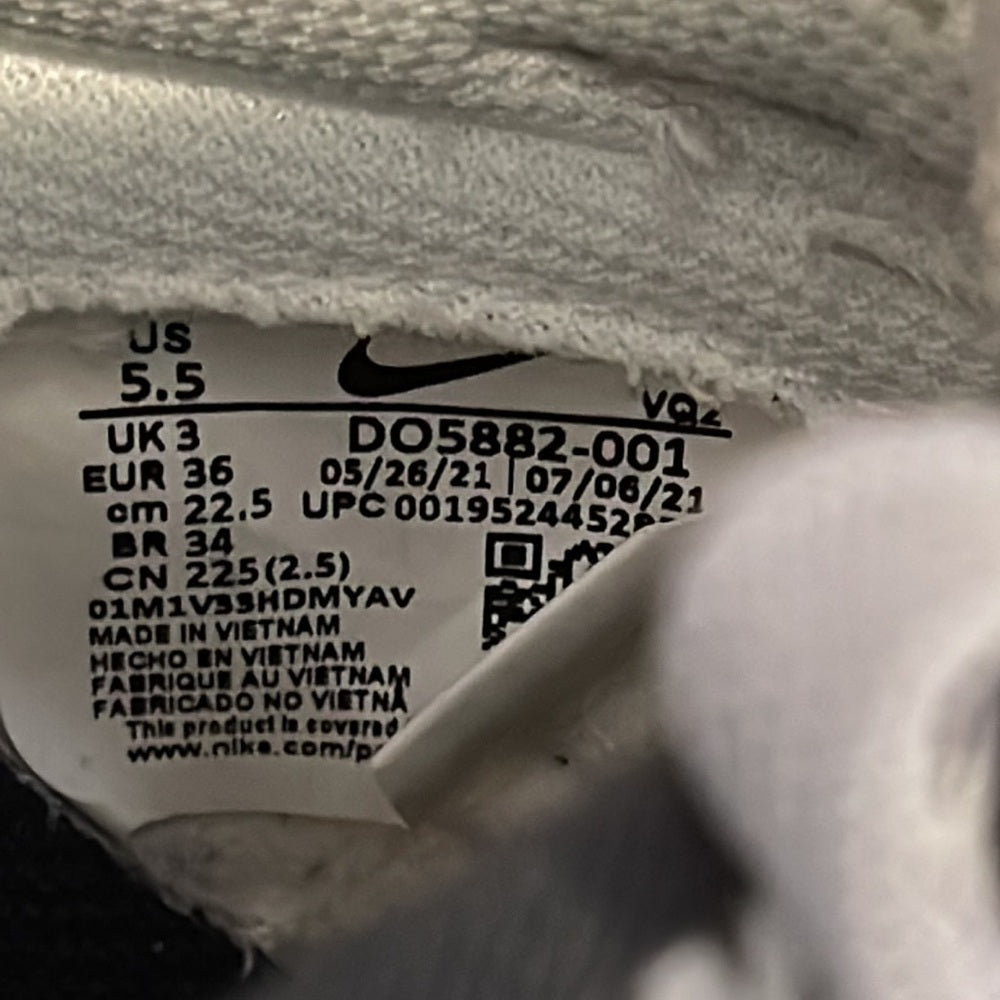 Nike Women’s White and Grey Sneakers Size 5.5