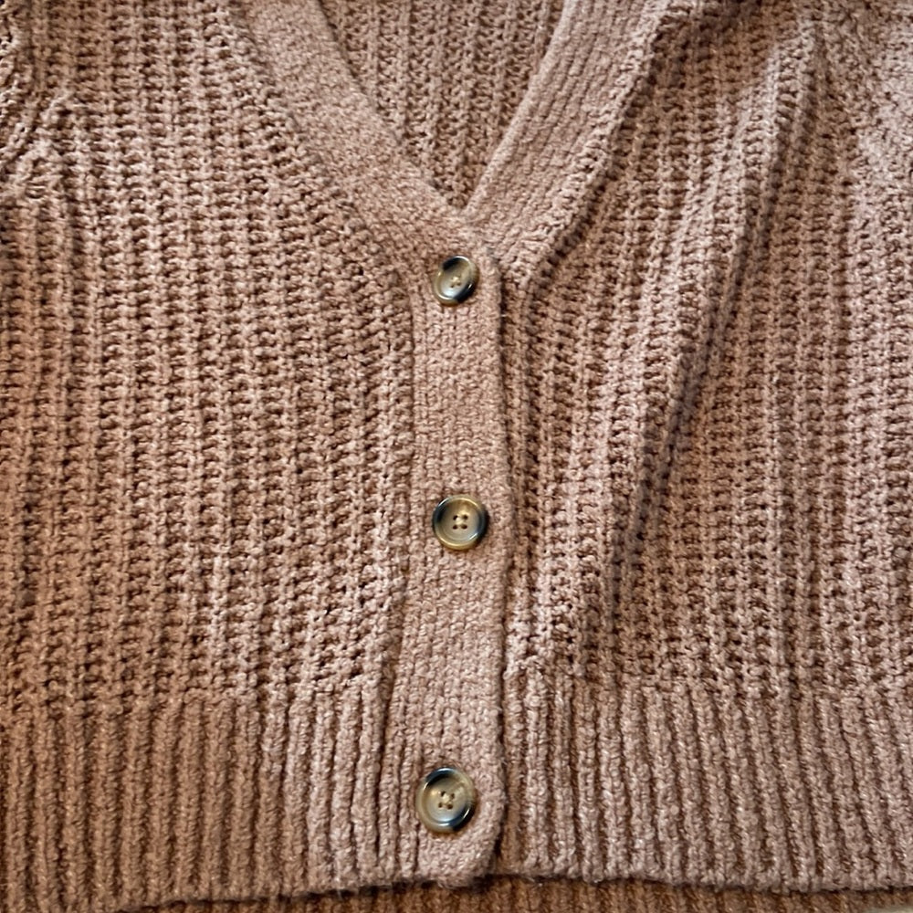 Women’s Elizabeth and James cardigan. Beige. Size M