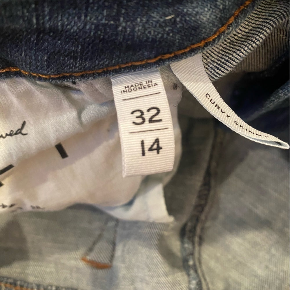 Loft Women’s Jeans with Ripped Ankle Size 32