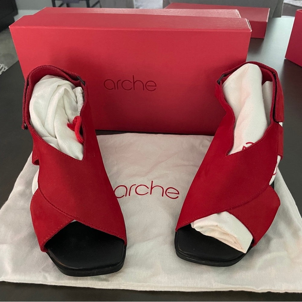 Arche Women’s Himali Red and Black Sandals Size 40 / 9