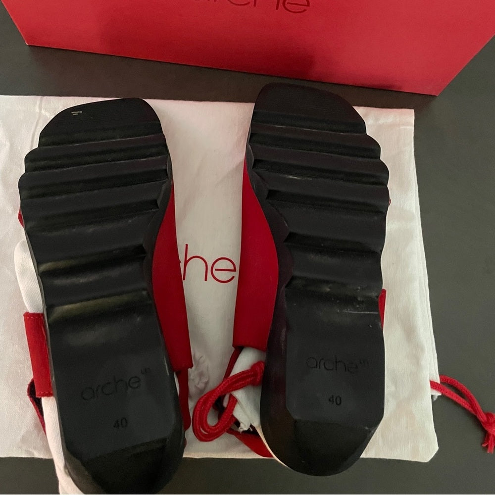 Arche Women’s Himali Red and Black Sandals Size 40 / 9