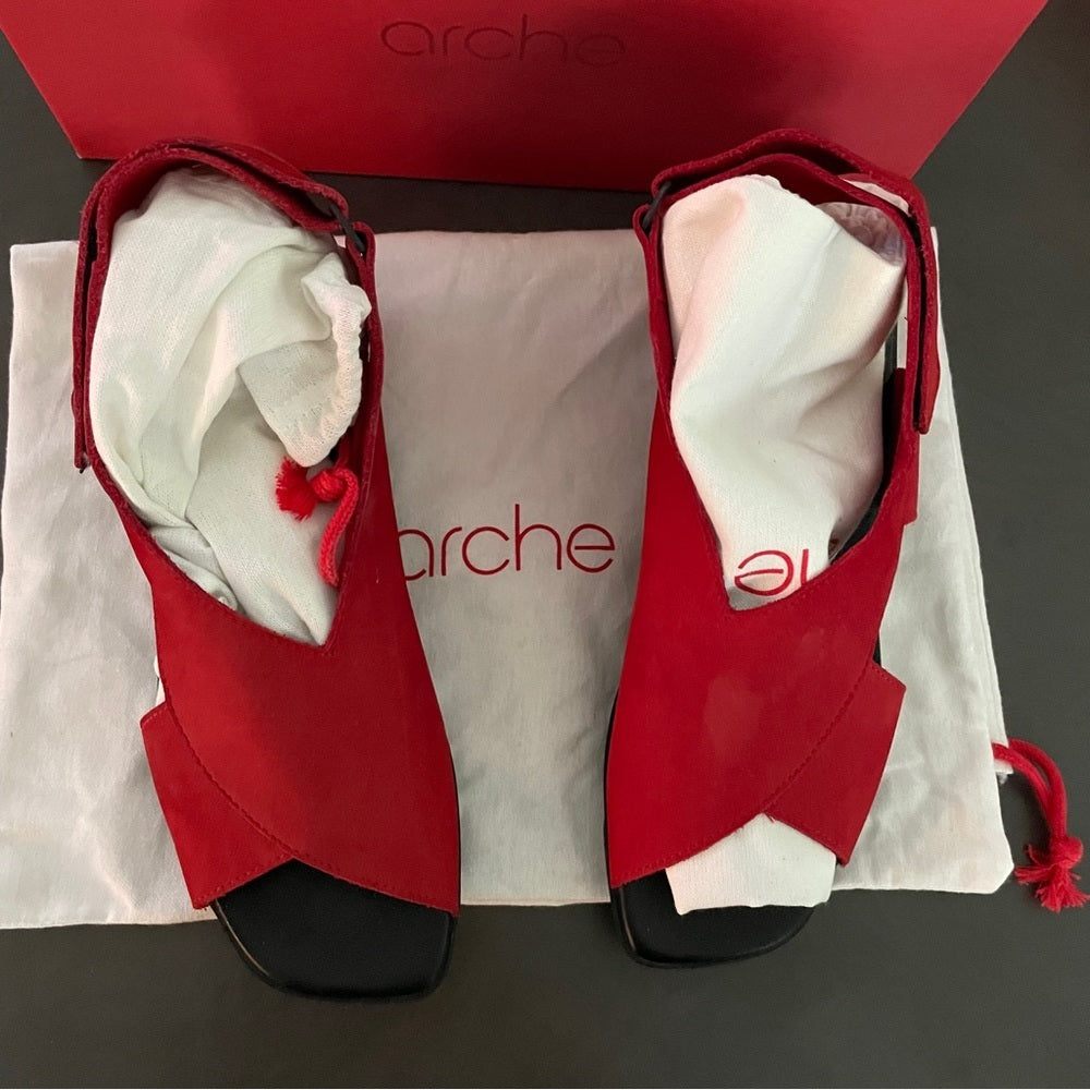 Arche Women’s Himali Red and Black Sandals Size 40 / 9