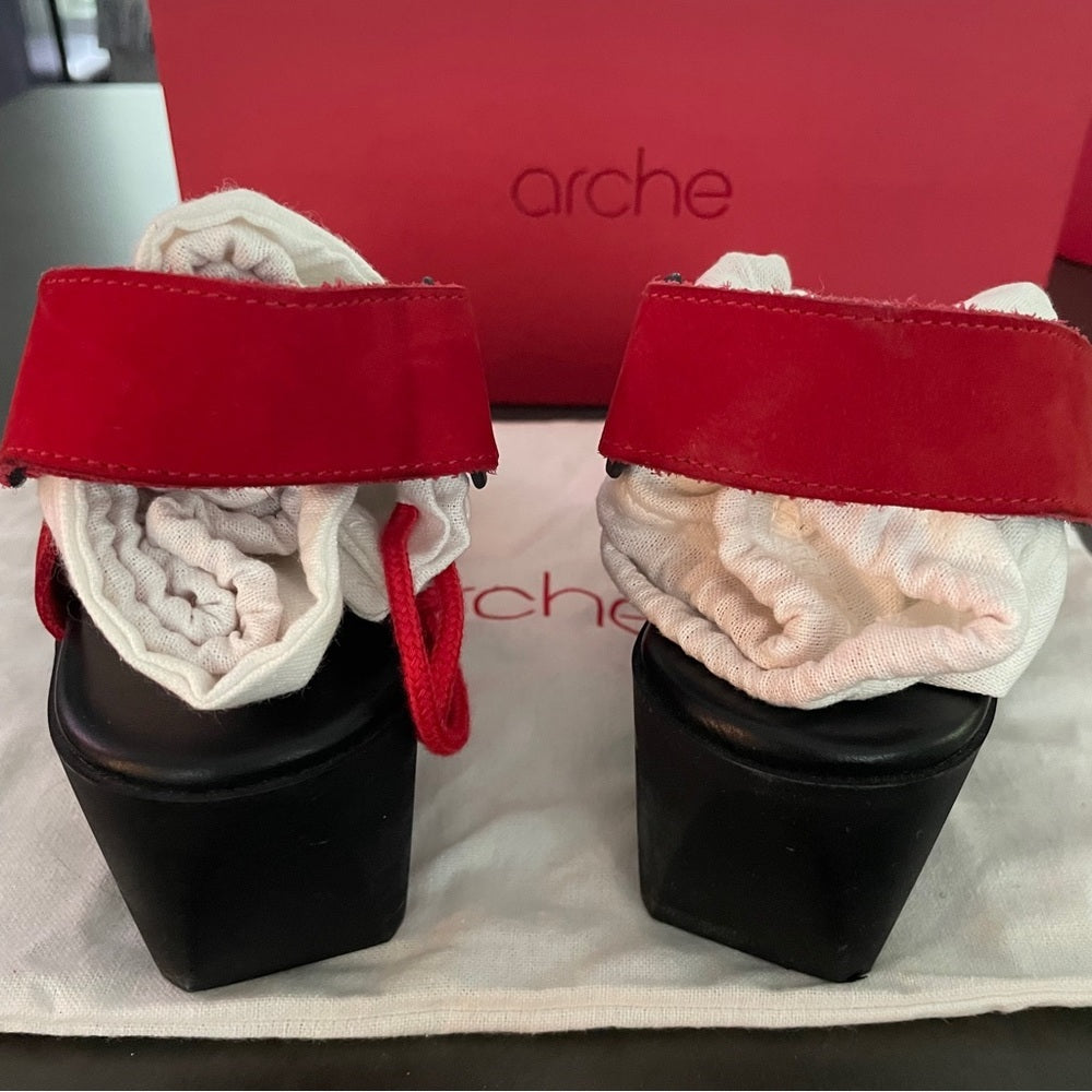 Arche Women’s Himali Red and Black Sandals Size 40 / 9