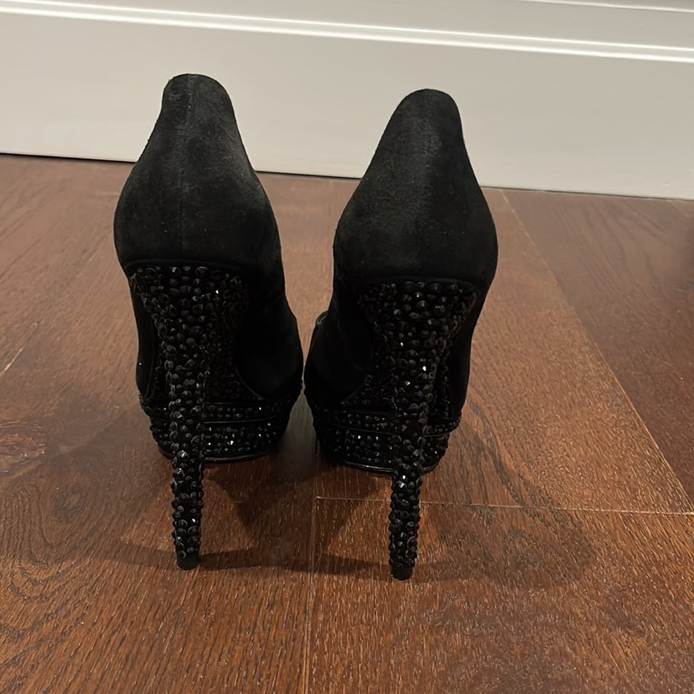 B Brian Atwood Pump Black Suede Size 8