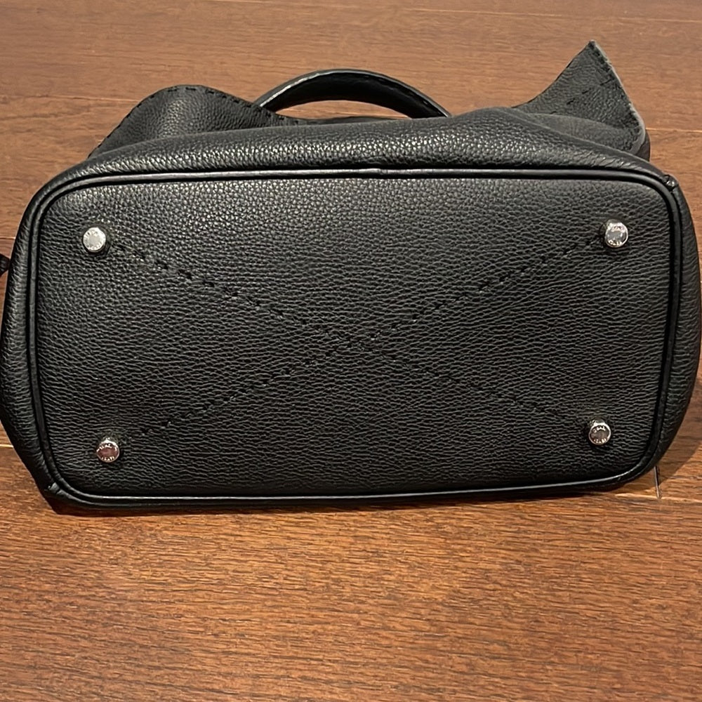 Fendi Women’s Black Peddle Leather Shoulder Bag / Hobo