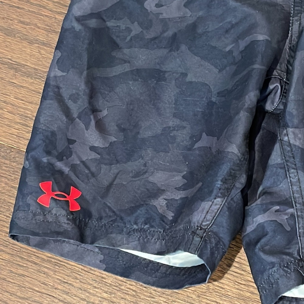 Under Armour Boys Black Camo Bathing Suit Size Medium