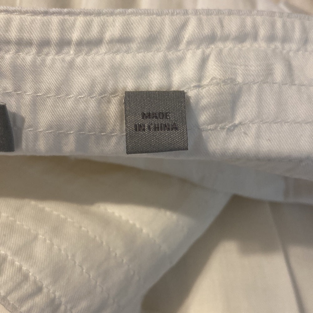 Women’s Vince skirt. White. Size XS