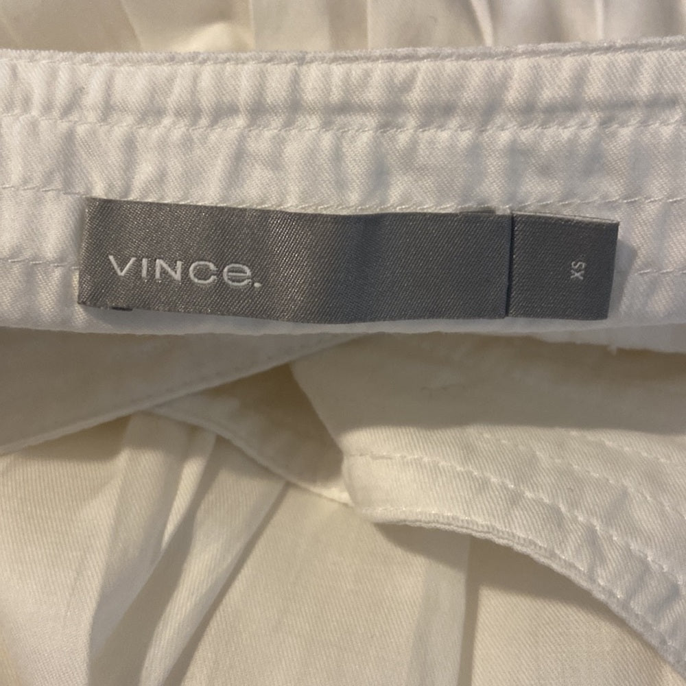 Women’s Vince skirt. White. Size XS