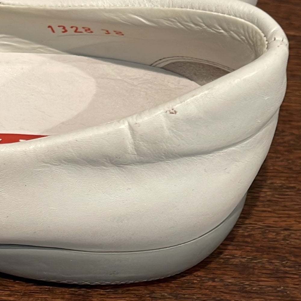 Prada Women’s White Leather Mary Jane Shoes Size 38 / 8