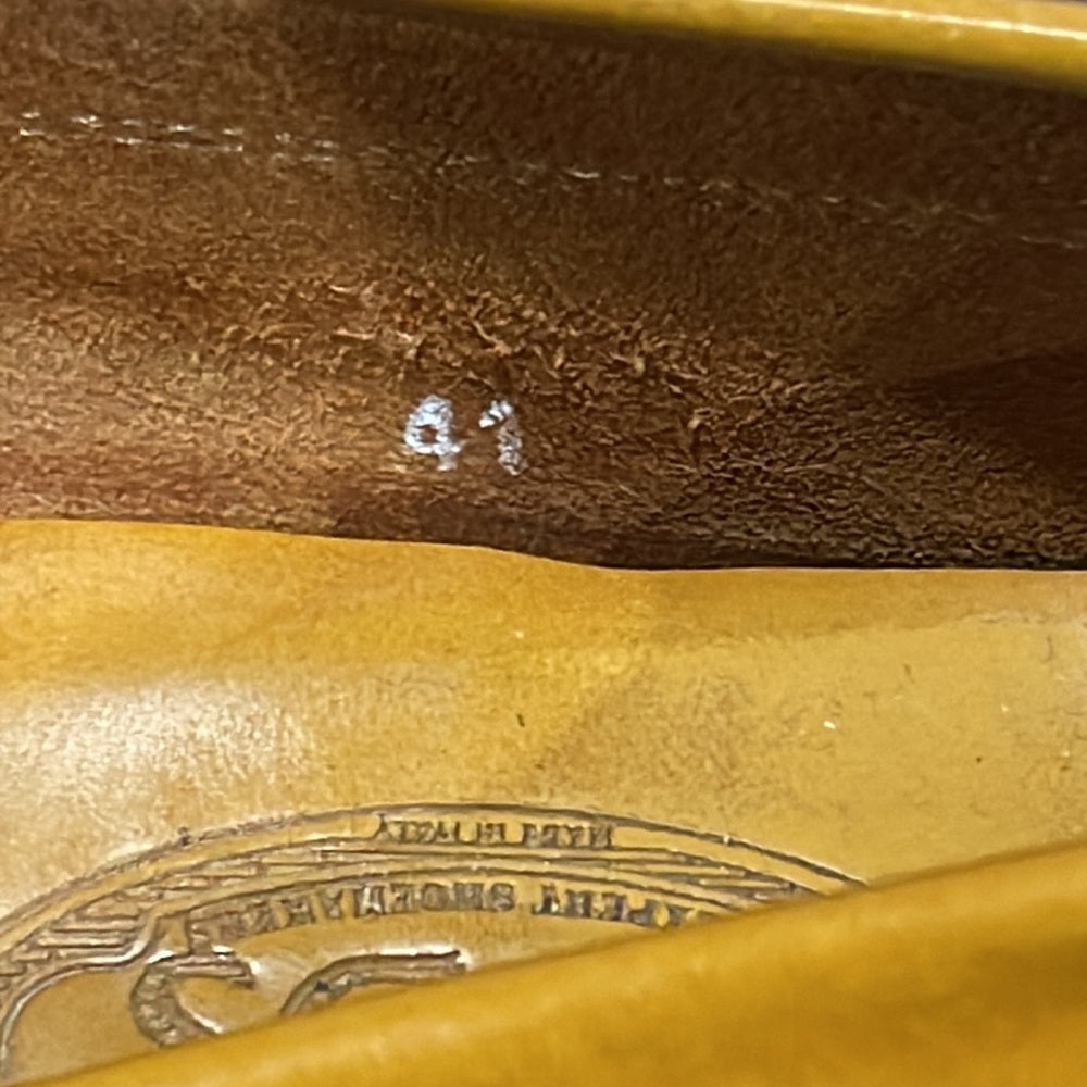 Tod’s Women’s Gommino Driving Shoes in Camel Leather Size 41 / 11