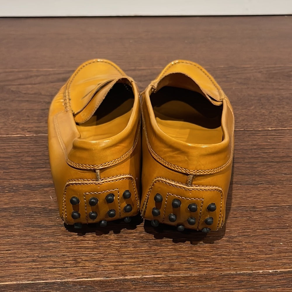 Tod’s Women’s Gommino Driving Shoes in Camel Leather Size 41 / 11