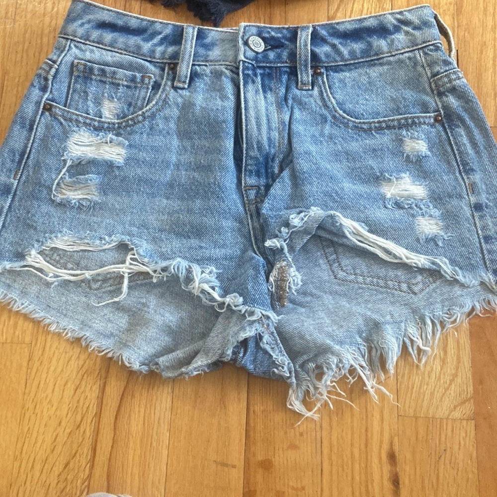 Women’s Pacsun Jean shorts. Blue and black. Size 24