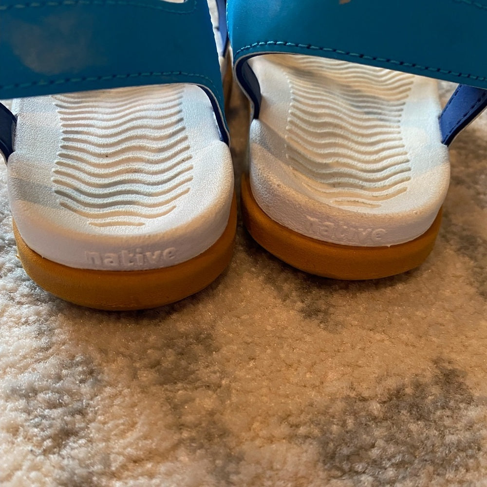 Boys Native Water Shoes Size 10