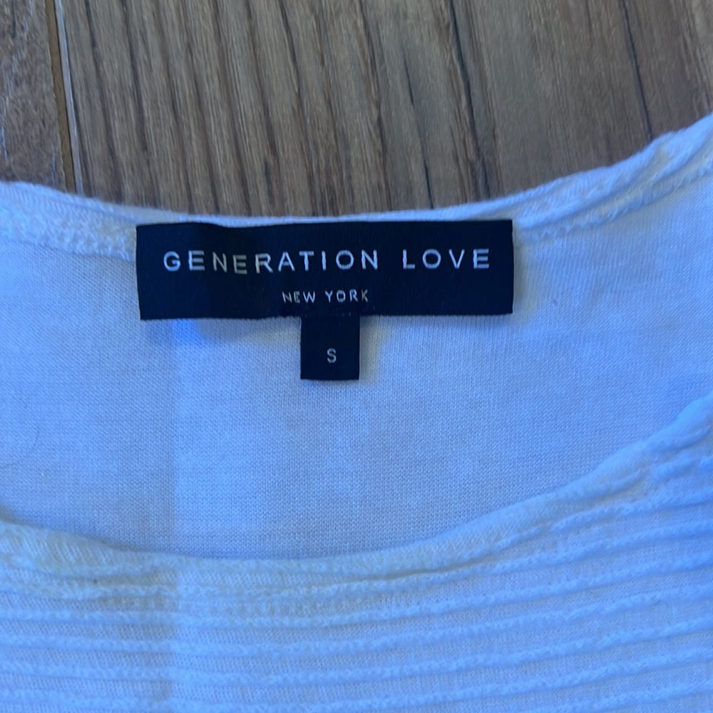 Generation Love Woman’s White Long Sleeve Size Medium