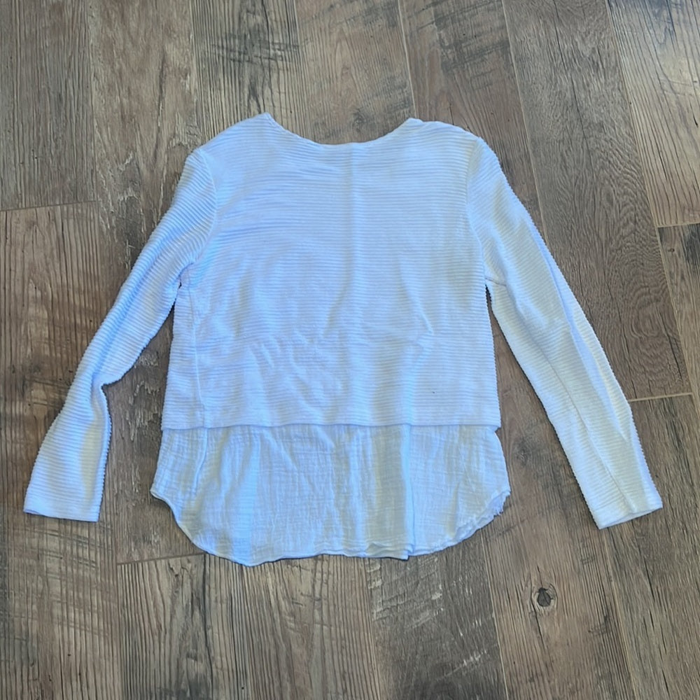 Generation Love Woman’s White Long Sleeve Size Medium