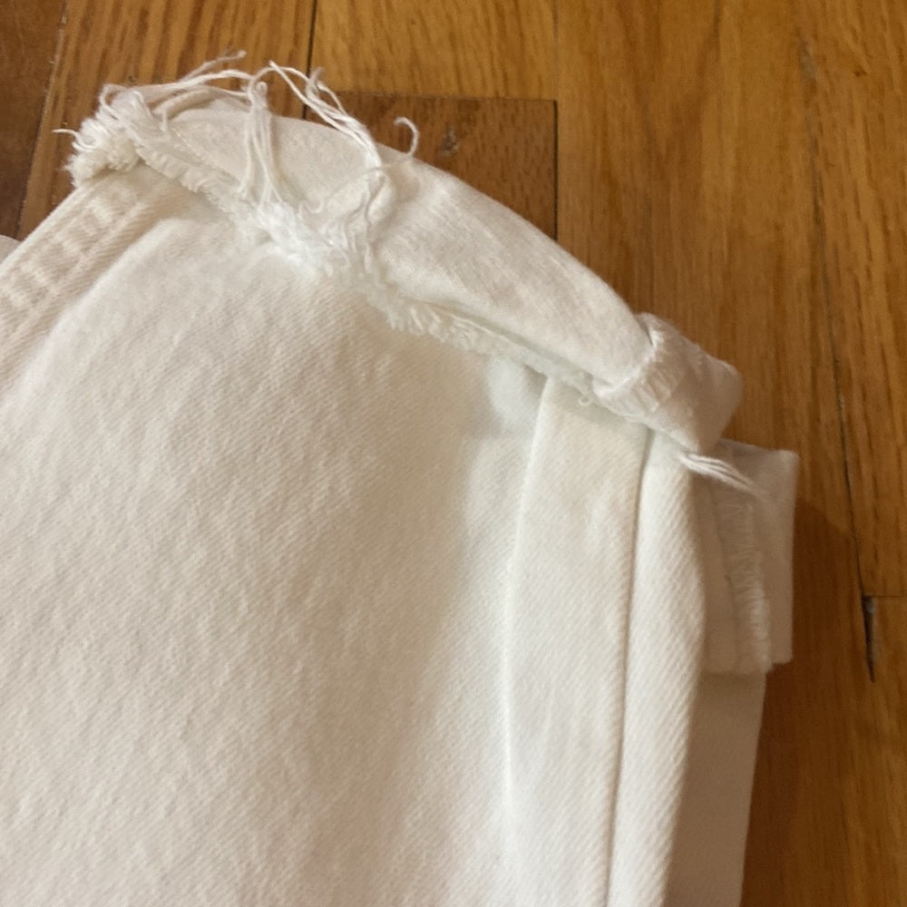 Women’s AMO jeans. White. Size 26