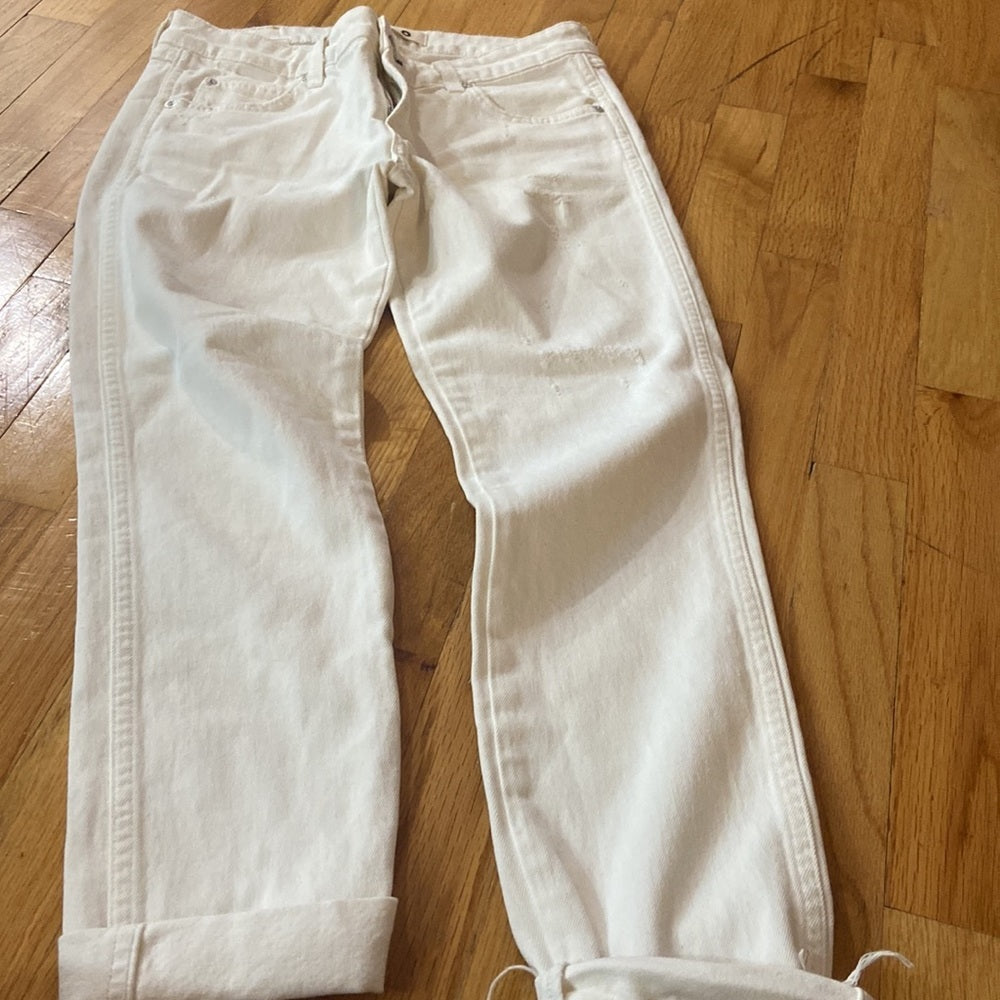 Women’s AMO jeans. White. Size 26