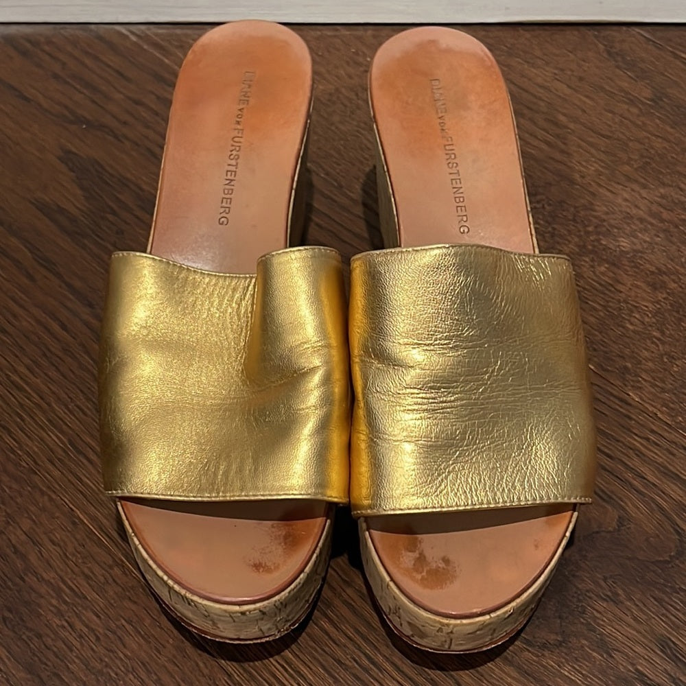 Diane Von Furstenberg Women’s Gold Wedges Size 7.5