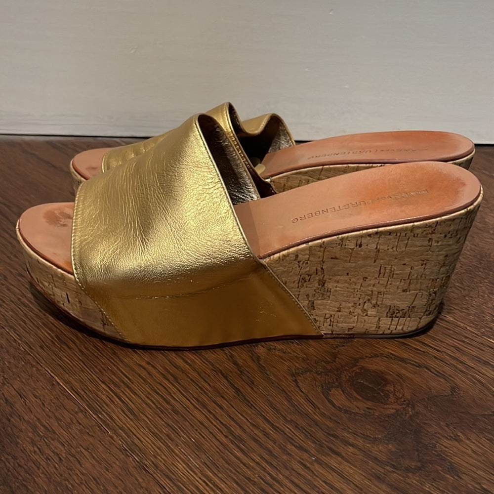 Diane Von Furstenberg Women’s Gold Wedges Size 7.5