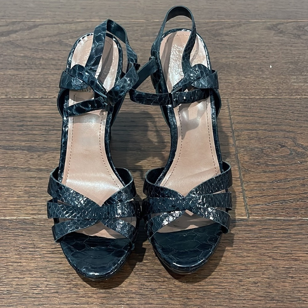 VINCE Camuto Black Sandals Size 7.5