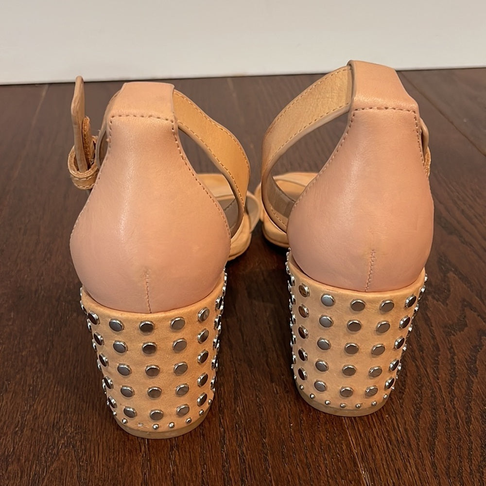 Dolce Vita Women’s Dorah Tan Studded Heel Sandals Size 7.5