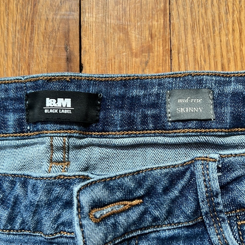 I&M Women’s Blue Mid-Rise Skinny Jeans Size 7
