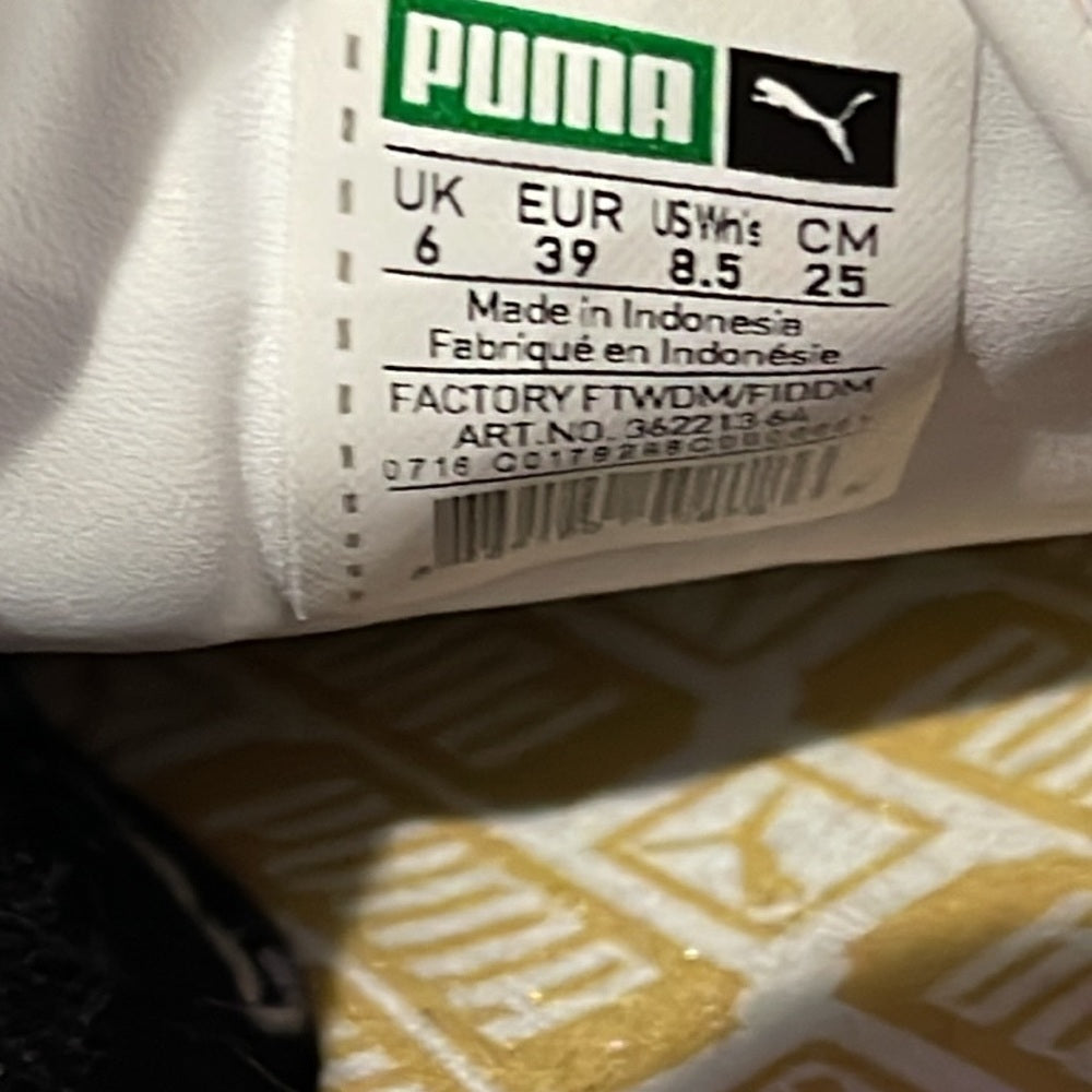 Puma Women’s Blue and White Suede Sneakers Size 8.5