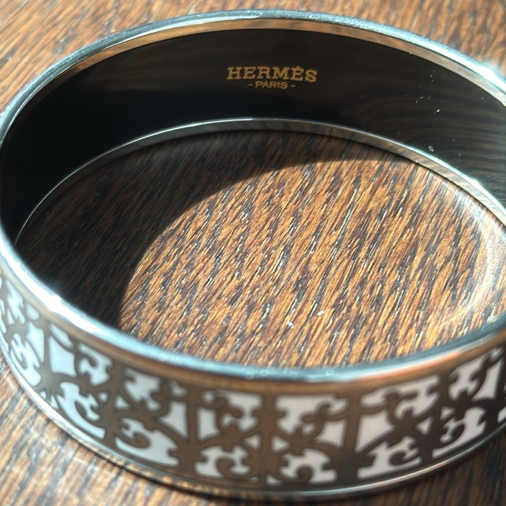Hermes Printed Enamel Silver and White Bangle Bracelet