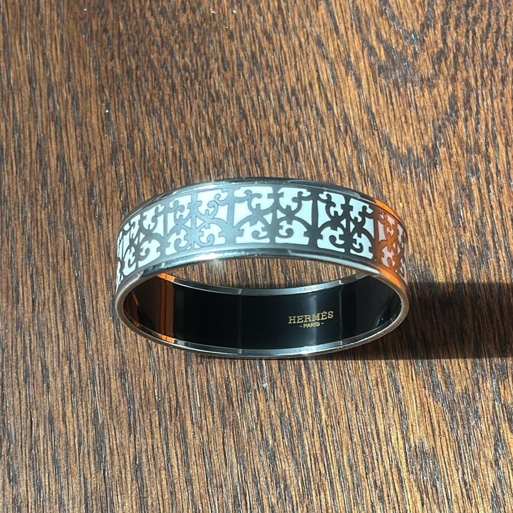 Hermes Printed Enamel Silver and White Bangle Bracelet