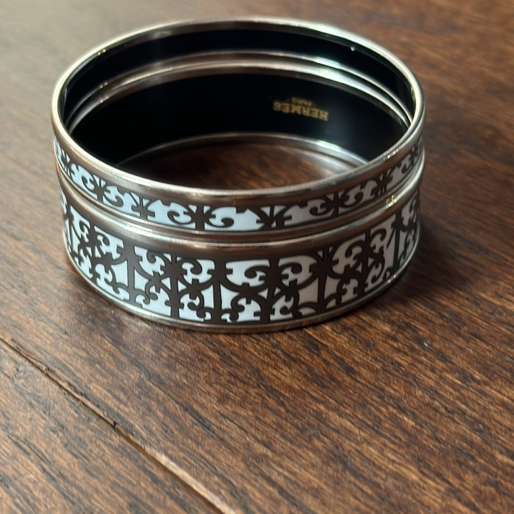 Hermes Silver and White Set of Enamel Bangle Bracelets