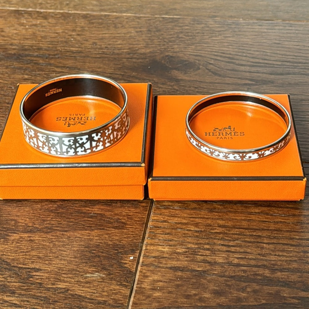 Hermes Silver and White Set of Enamel Bangle Bracelets