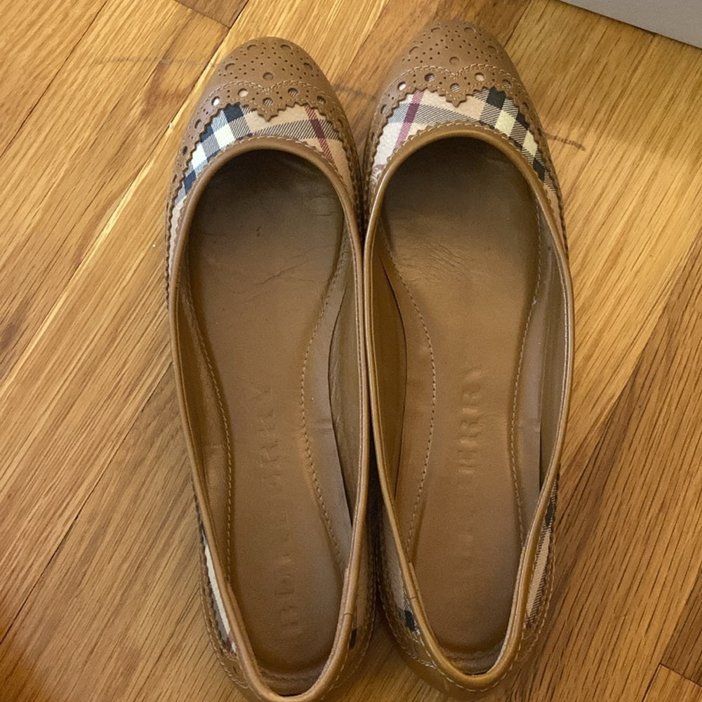 Burberry Women’s Brown Checkered Flats Size 40