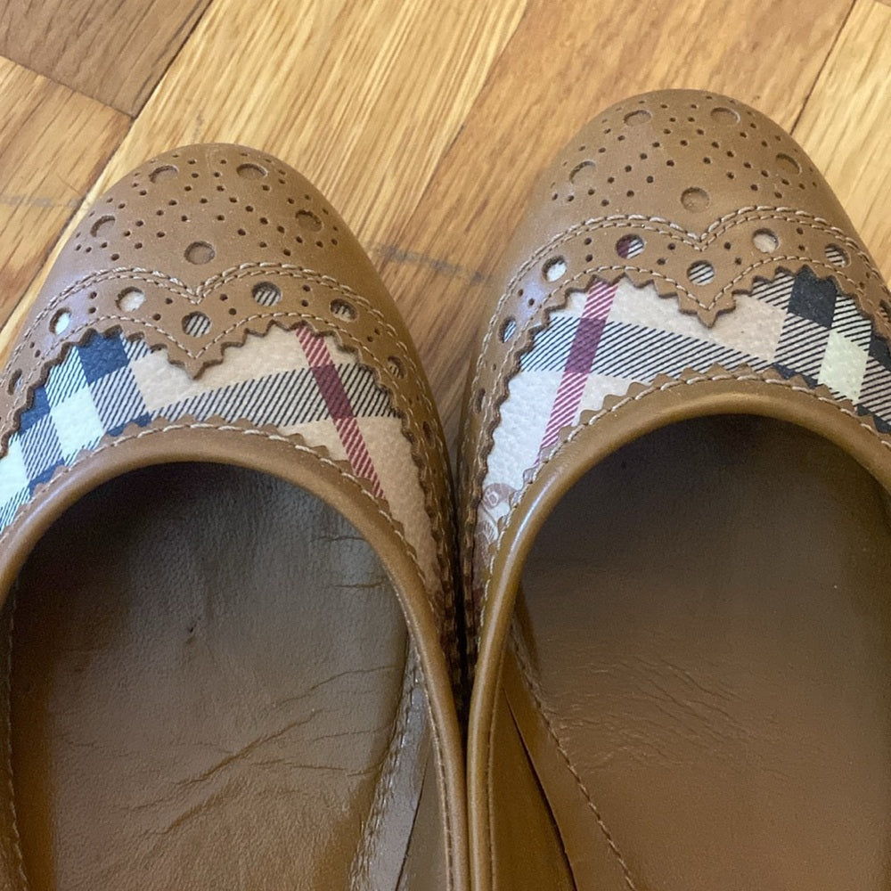 Burberry Women’s Brown Checkered Flats Size 40