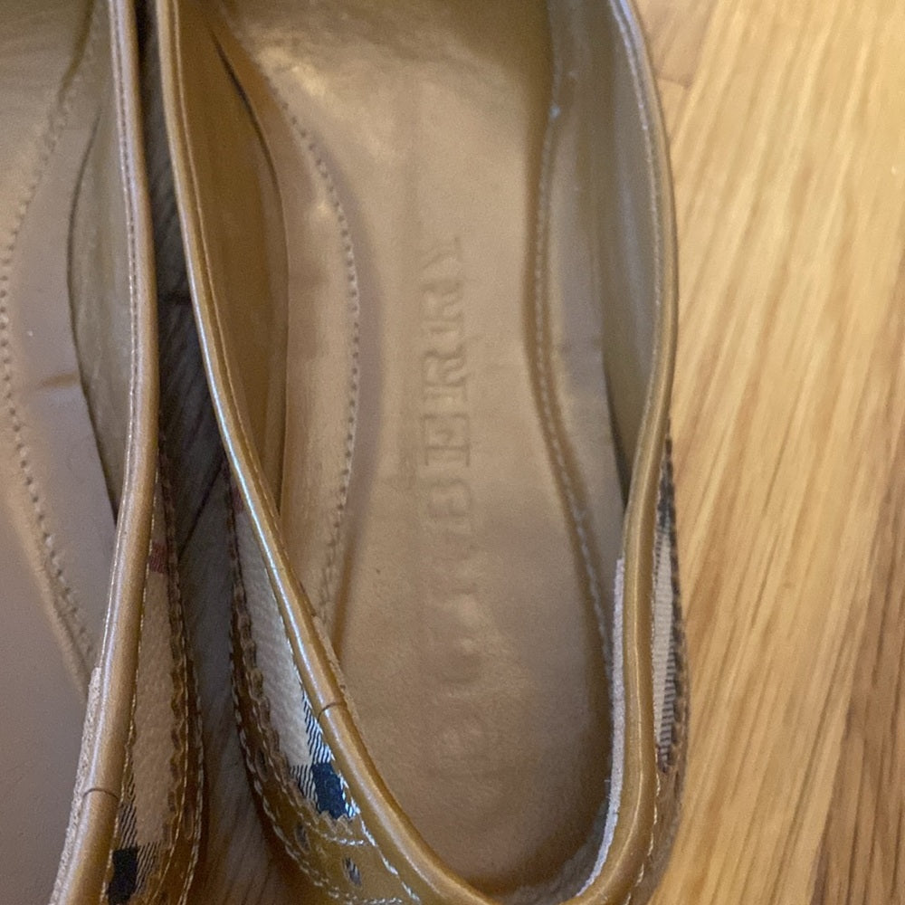 Burberry Women’s Brown Checkered Flats Size 40