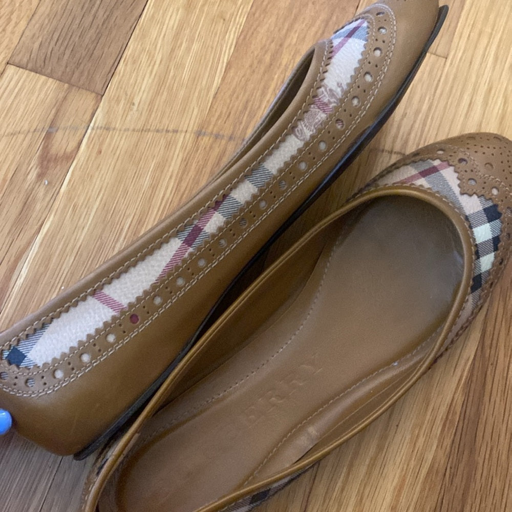 Burberry Women’s Brown Checkered Flats Size 40