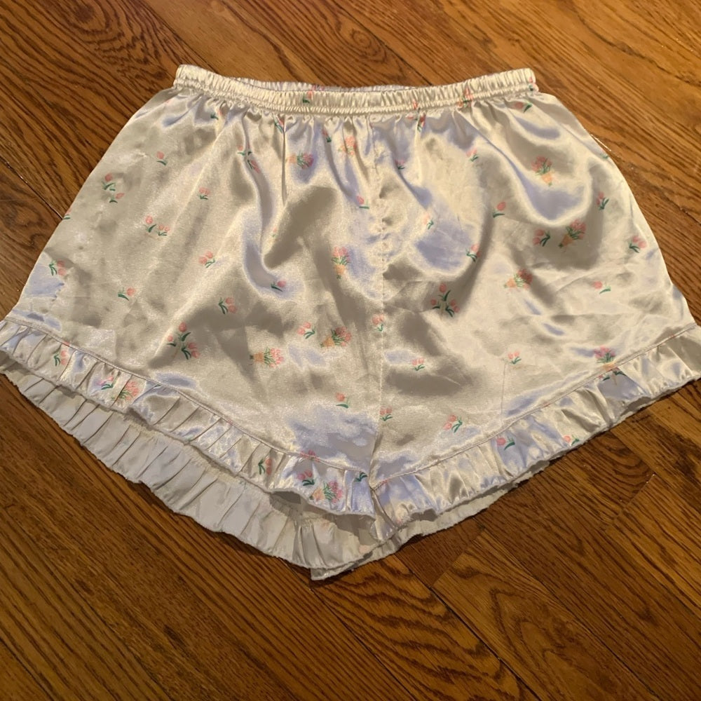 WHITE Floral Pajama Tank Top and Shorts Set Size Small