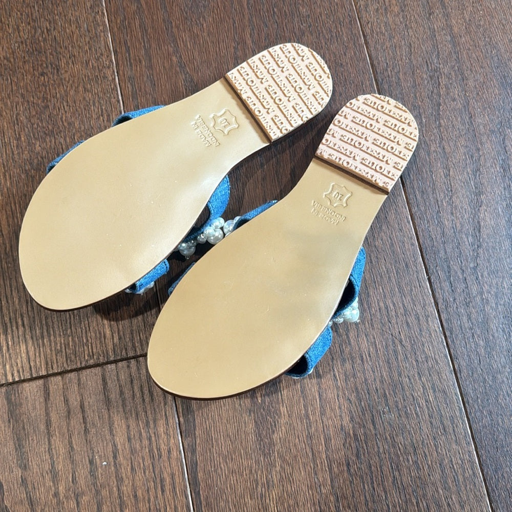 NWOT Mystique Women’s Denim and Pearls Flat Sandals Size 10