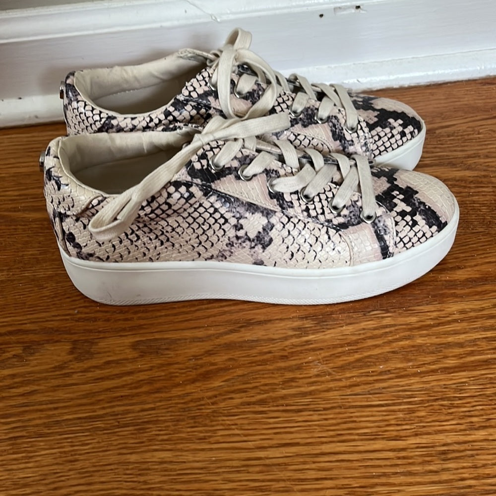 Steve Madden Snake Skin platform sneaker Size 7.5