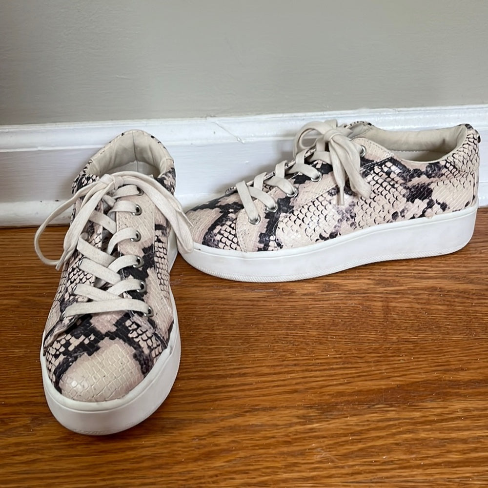 Steve Madden Snake Skin platform sneaker Size 7.5