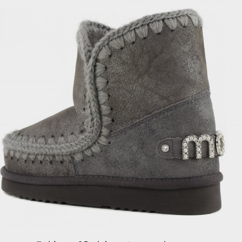 Mou Mou Women’s Grey Eskimo 18 Rhinestones Logo Size 8