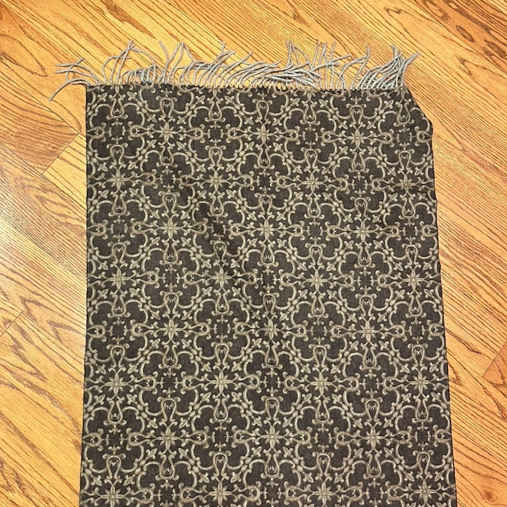 NWT J. McLaughlin Woman’s Reversible Cashmere Scarf OS