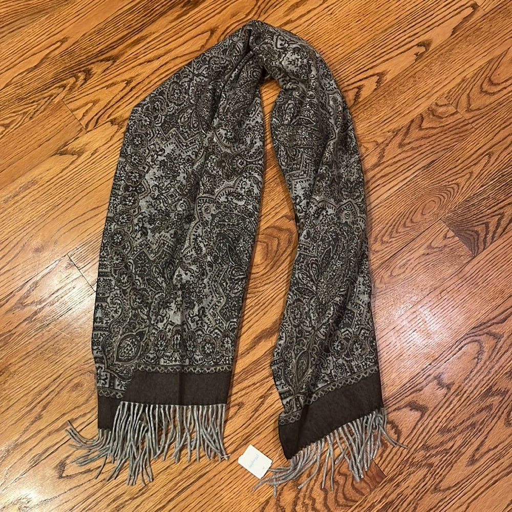 NWT J. McLaughlin Woman’s Reversible Cashmere Scarf OS