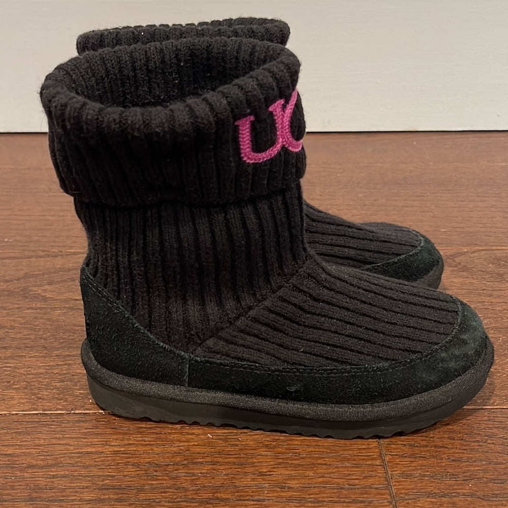 Ugg Kids Classic Knit Lack Boots Black with Pink Writing Size 1