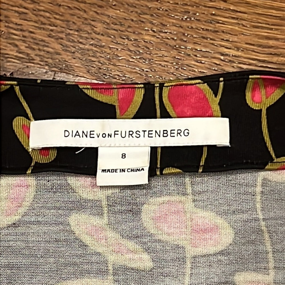 Diane Von Furstenburg women’s red and black dress size 8