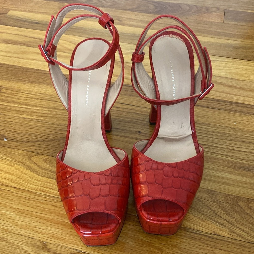 Giuseppe Zanotti Women’s Red Textured Platform Heels Size 39/9