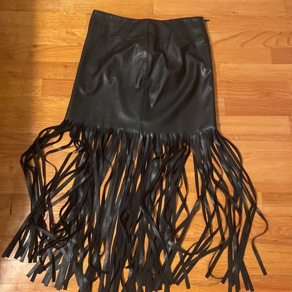 Women’s Vakko Sport Leather skirt. Black. Size XS