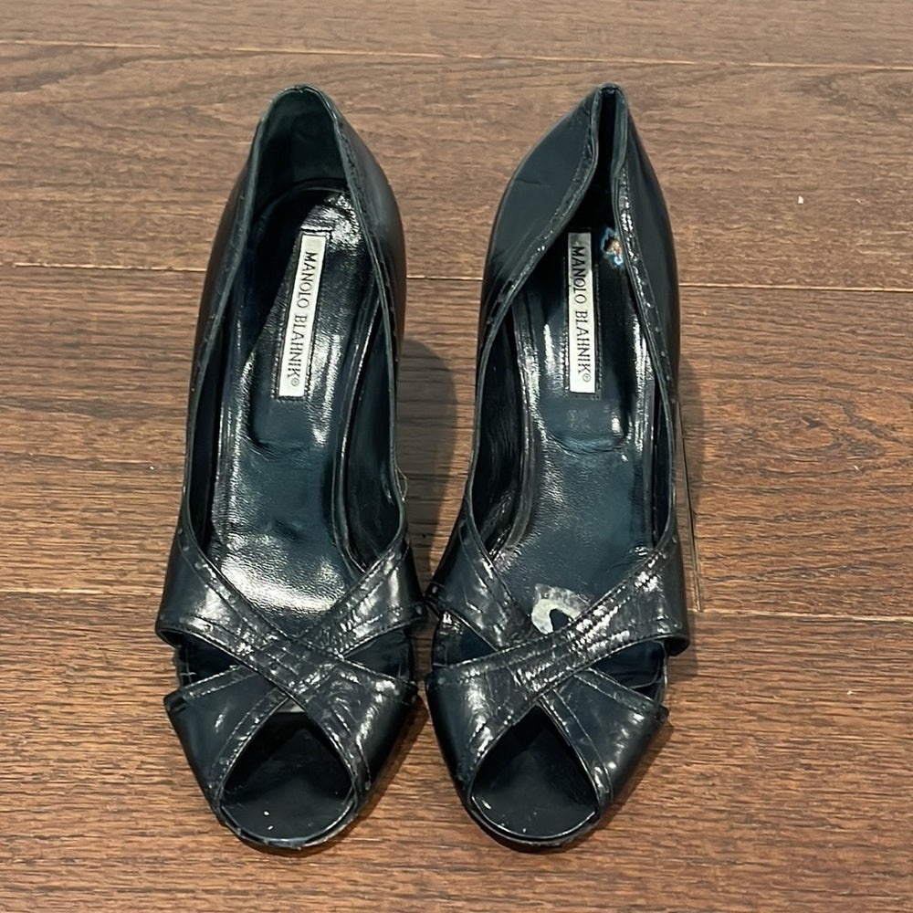MANOLO Blahnik Black Peep Toe Pumps Size 39/9