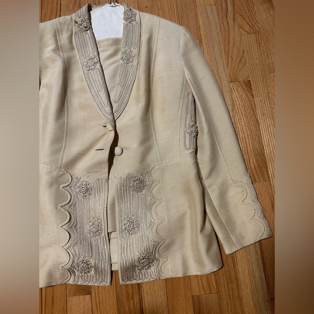 BEIGE Woman’s Jacket and Skirt Suit Set Size 6
