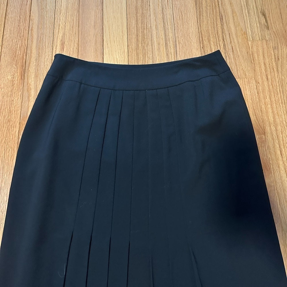 ANN Taylor Woman’s Black Jacket and Skirt Suit Set Size 8