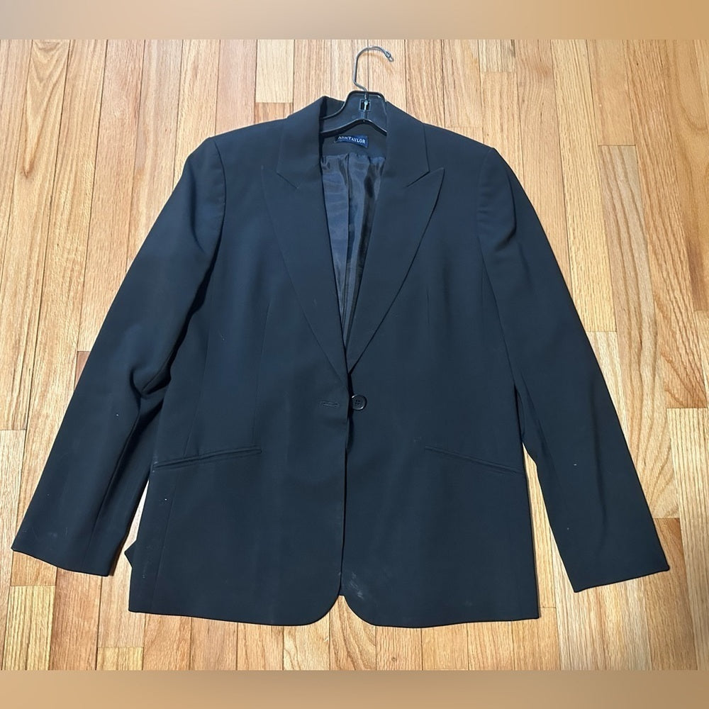 ANN Taylor Woman’s Black Jacket and Skirt Suit Set Size 8